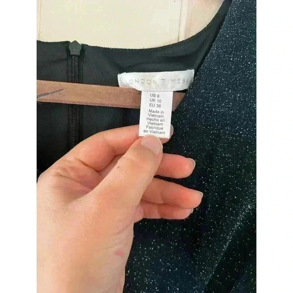 NWT London Times Women’s Dress Green Silver Dress V line Shimmer Size 6 - Picture 2 of 6